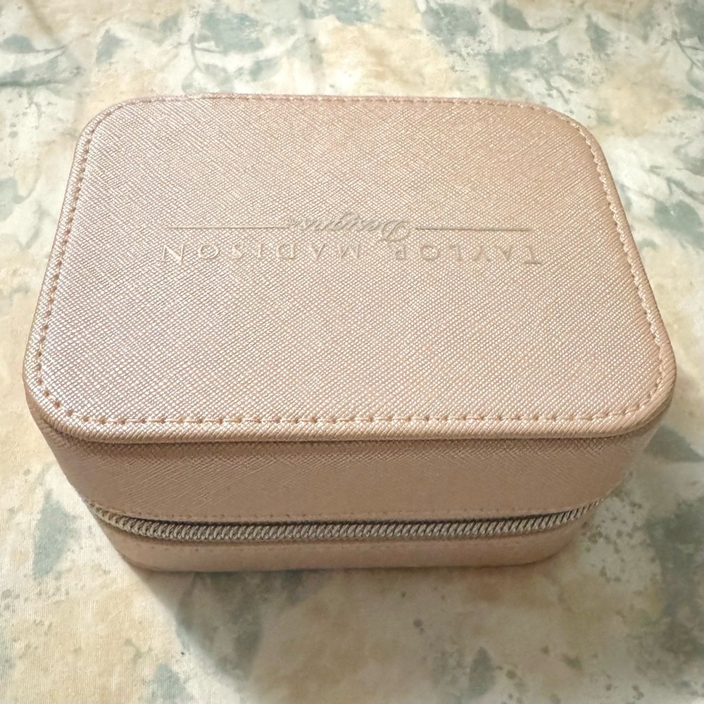 Taylor Madison Designs Jewelry Case - Picture 3 of 6